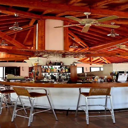 Panareti 公寓式酒店 Paphos