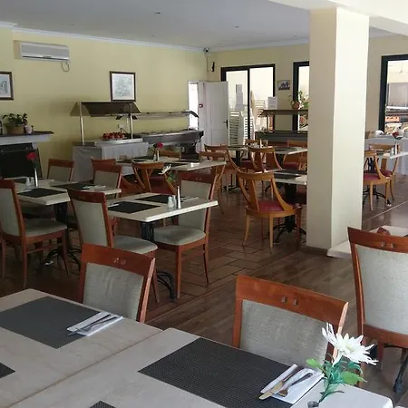 Panareti 公寓式酒店 3*