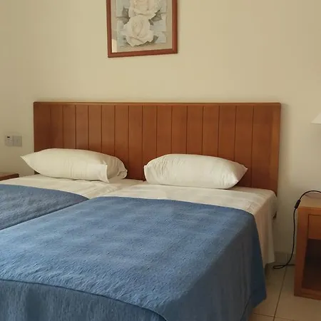 Panareti 公寓式酒店 Paphos