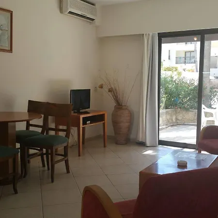 Panareti 3* بافوس